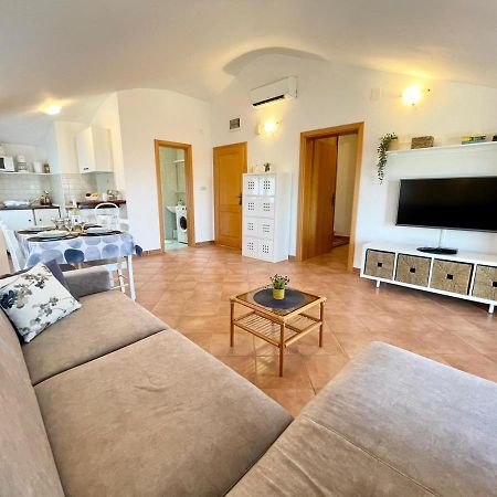 Apartments Ladonja Медулин Екстериор снимка