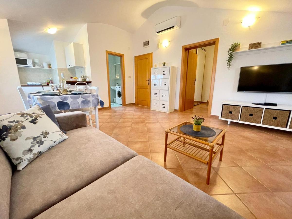 Apartments Ladonja Медулин Екстериор снимка